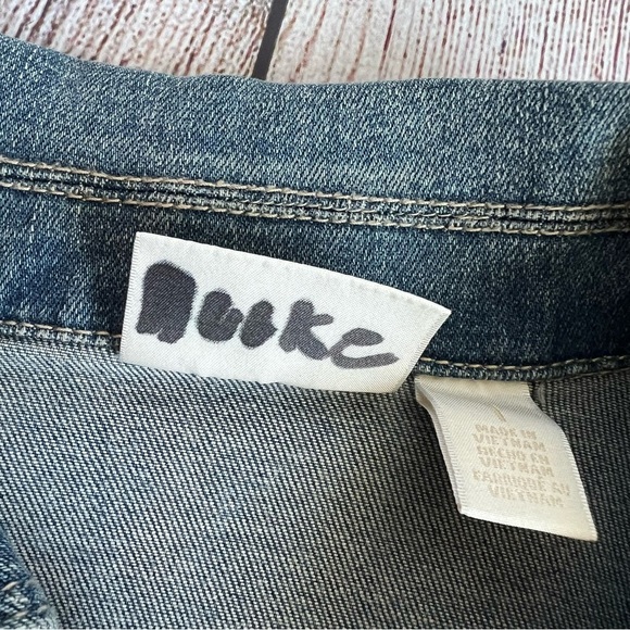 Chico’s Printed Patches Denim Jacket Medium - Picture 5 of 8